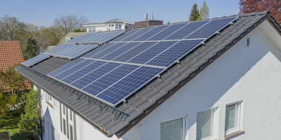 Foto: Wohnhaus in Radolfzell mit Photovoltaikanlage, © Plattform EE BW / Kuhnle & Knödler