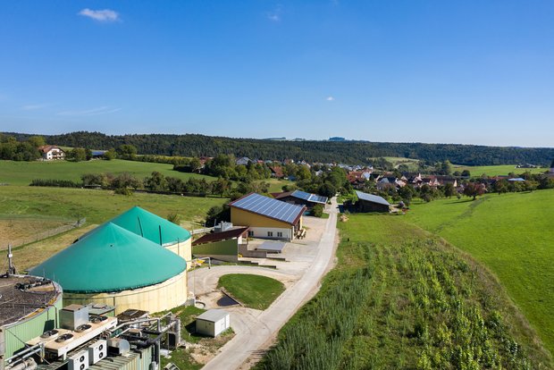 Foto: Photovoltaik- und Biogasanlagen in Mauenheim, © Plattform EE BW / Kuhnle & Knödler