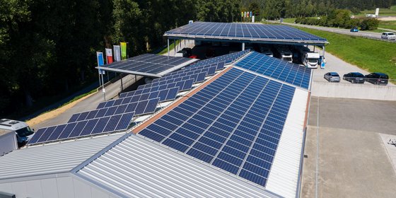 Foto: Photovoltaikanlagen in Deißlingen bei Villingen-Schwenningen, © Plattform EE BW / Kuhnle & Knödler 