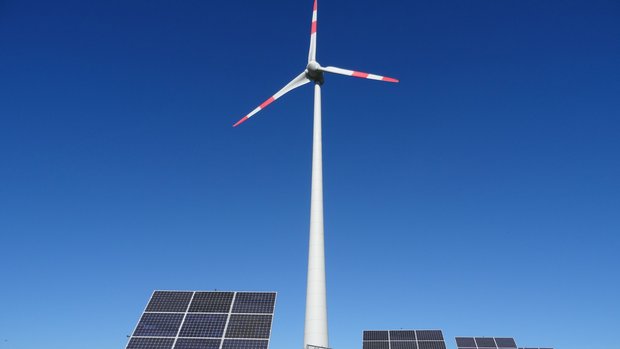 Foto: Windkraft- und Photovoltaikanlagen, © BWE-SM