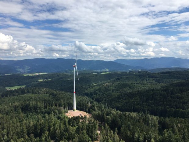 Windenergieanlage bei Biederbach im Schwarzwald. Foto: © BWE / Sandra Majer