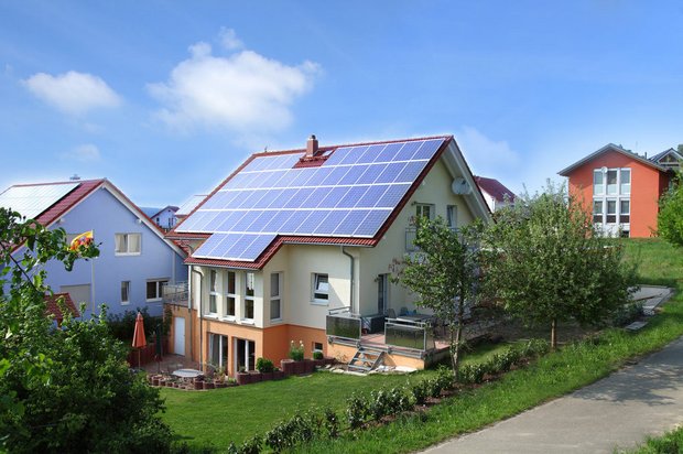 Haus mit Photovoltaikanlage in Billigheim, ©KACO new energy